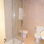 Hotel Area De Servicio 2*