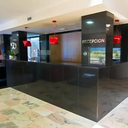 Area De Servicio فندق 2*