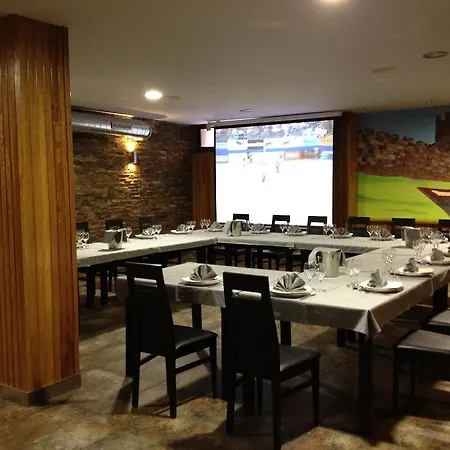 Area De Servicio 2* Villamartin de la Abadia