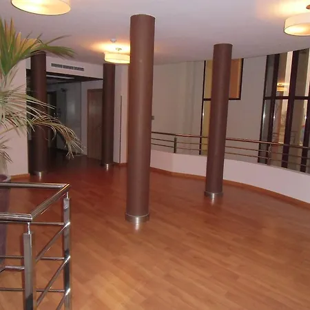 Area De Servicio 2* Villamartin de la Abadia