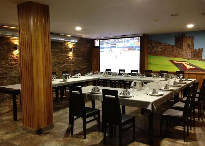 Area De Servicio 2* Villamartin de la Abadia