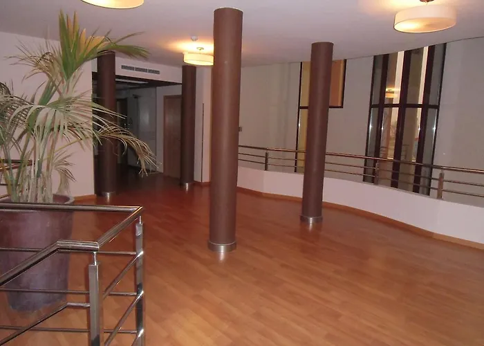 Area De Servicio 2* Villamartin de la Abadia